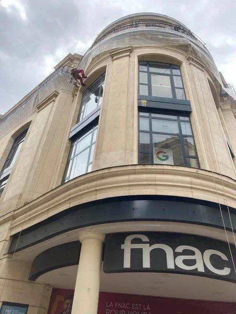 Nettoyage de la façade FNAC